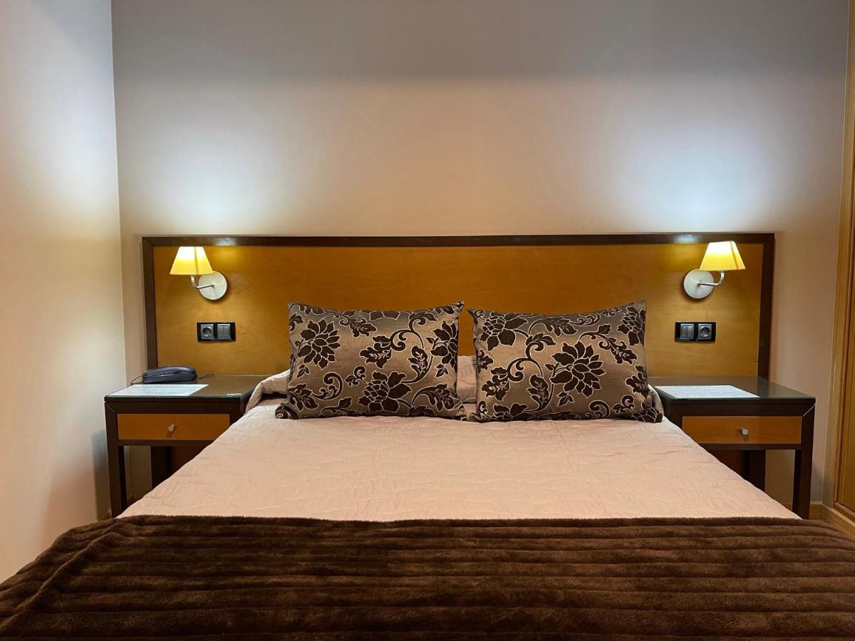 Aparthotel Arenteiro O Carballiño Eksteriør billede